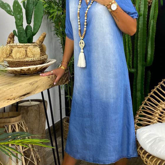 MILA – Maxikjole i denimlook med sideslits | Glans Stockholm