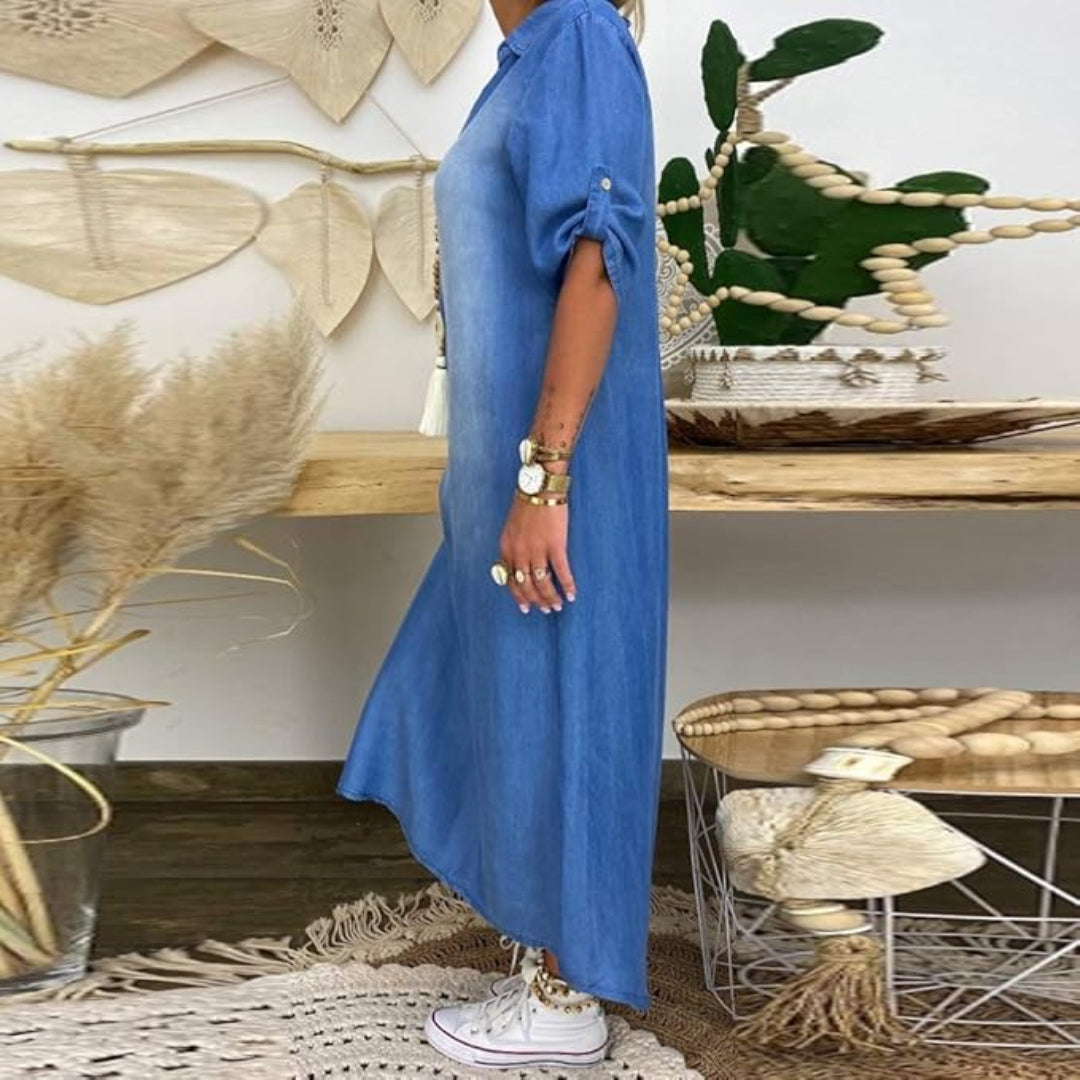 MILA – Maxikjole i denimlook med sideslits | Glans Stockholm